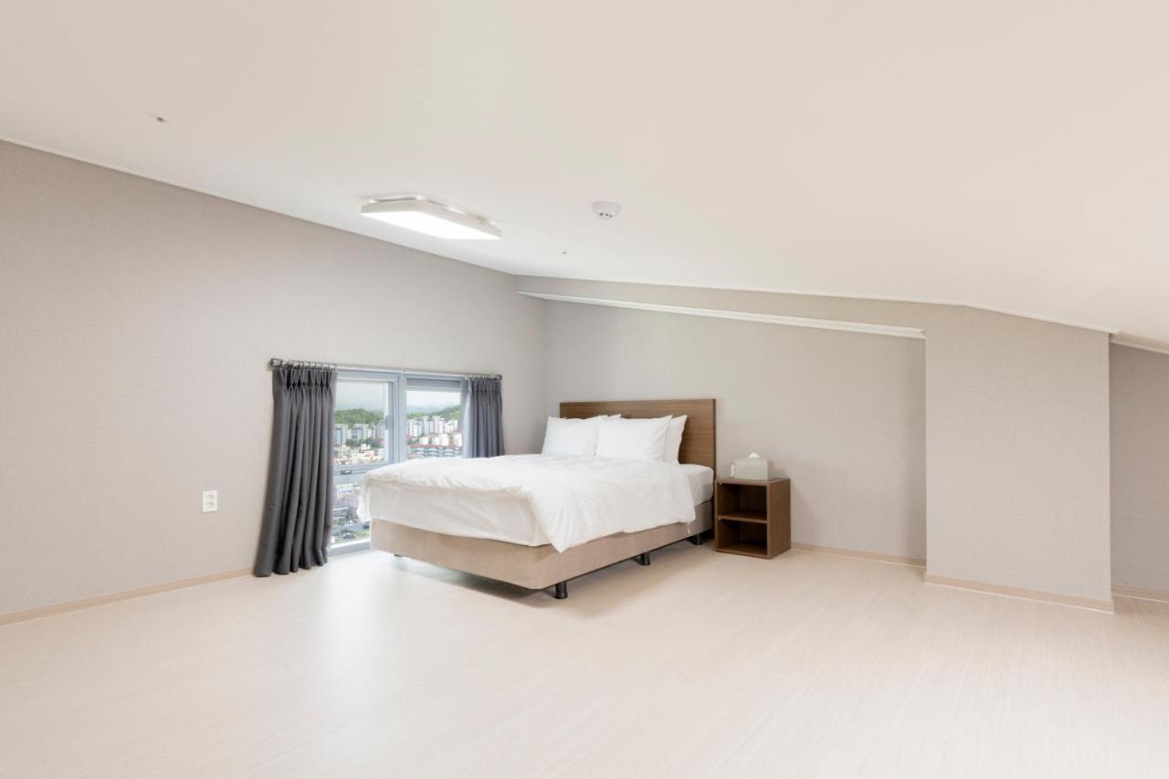 Donghae Oceancity Residence Hotel Экстерьер фото