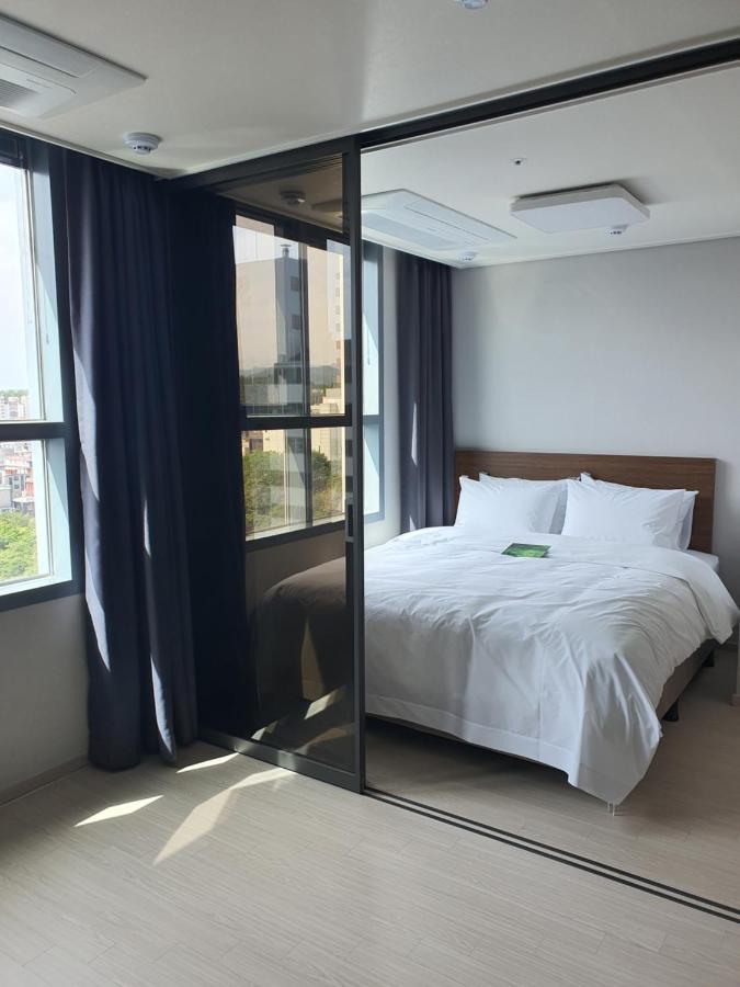 Donghae Oceancity Residence Hotel Экстерьер фото