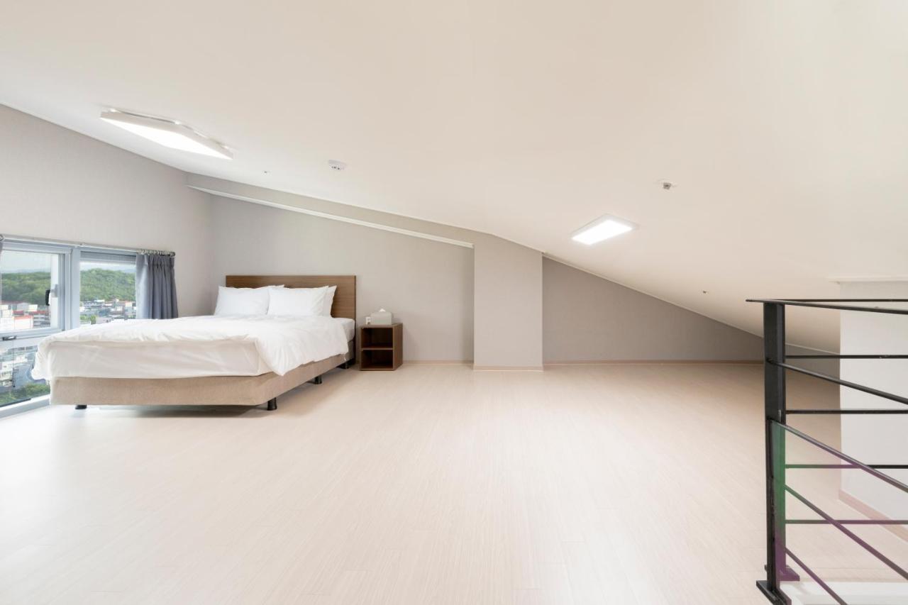 Donghae Oceancity Residence Hotel Экстерьер фото